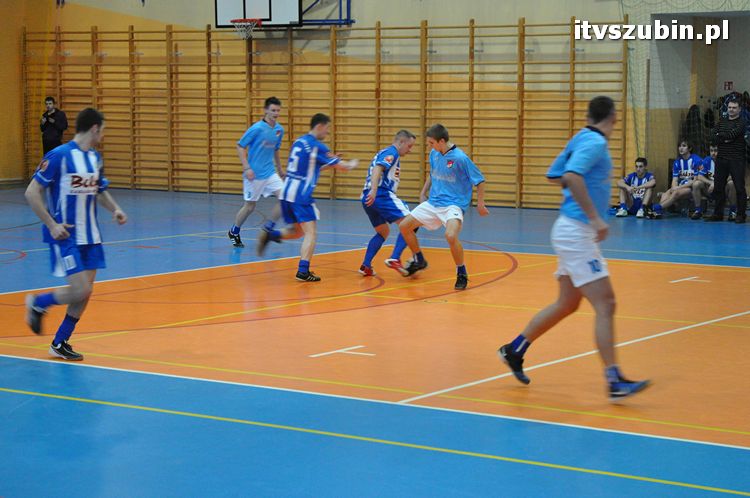 Drużyna Brzysko-Rol Brzyskorzystewko wygrała II Turniej Halowy Seniorów Piłki Nożnej o Puchar Burmistrza Szubina
