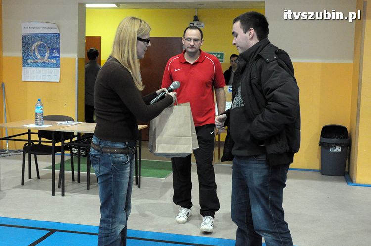 Drużyna Brzysko-Rol Brzyskorzystewko wygrała II Turniej Halowy Seniorów Piłki Nożnej o Puchar Burmistrza Szubina