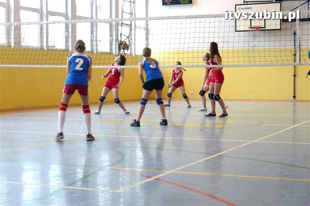 Ćwierćfinał wojewódzki w Mini Piłce Siatkowej z udziałem SP Królikowo