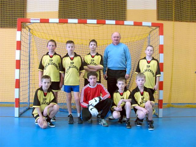 Halowy Turniej Piłki Nożnej o Puchar Dyrektor MZOSiR w Szubinie