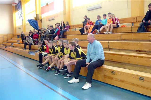 Halowy Turniej Piłki Nożnej o Puchar Dyrektor MZOSiR w Szubinie