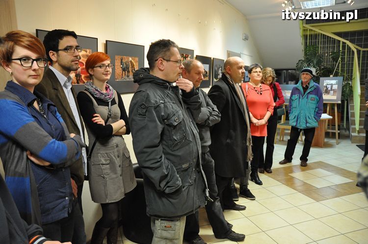 Wernisaż Klubu Miłośników Fotografii Flesz w RBP