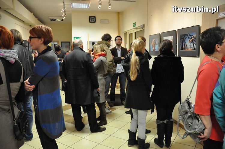 Wernisaż Klubu Miłośników Fotografii Flesz w RBP