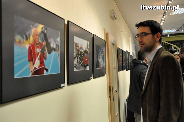 Wernisaż Klubu Miłośników Fotografii Flesz w RBP