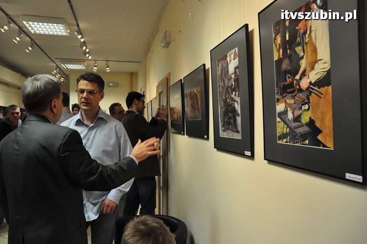 Wernisaż Klubu Miłośników Fotografii Flesz w RBP