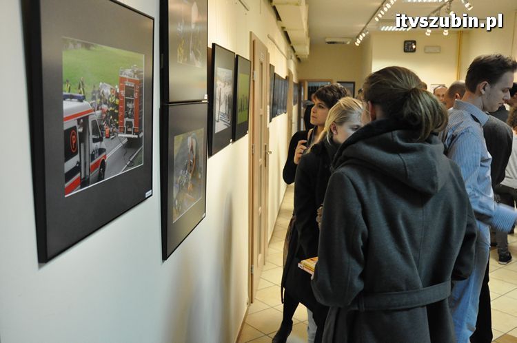 Wernisaż Klubu Miłośników Fotografii Flesz w RBP