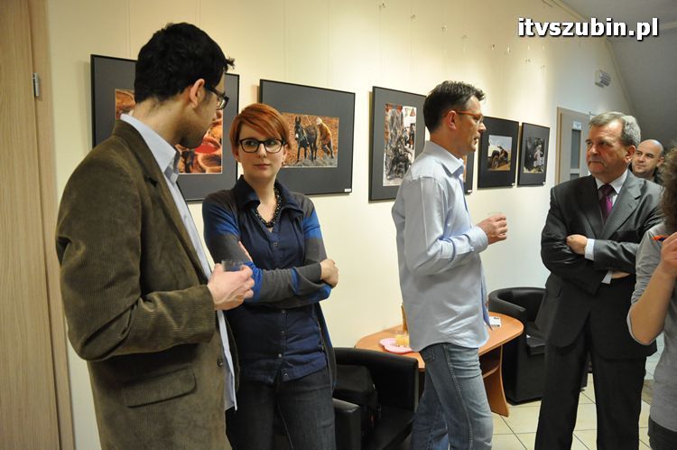 Wernisaż Klubu Miłośników Fotografii Flesz w RBP