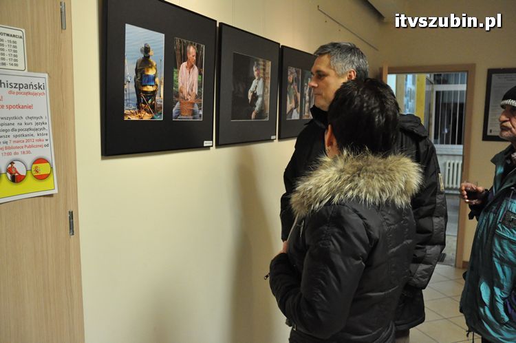 Wernisaż Klubu Miłośników Fotografii Flesz w RBP