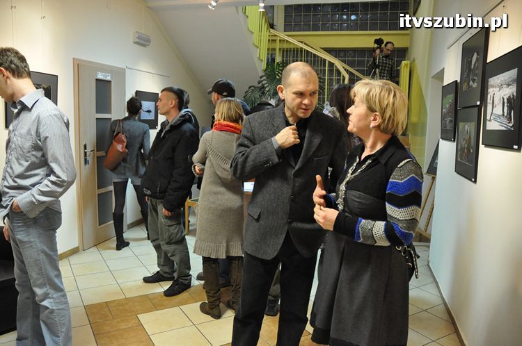 Wernisaż Klubu Miłośników Fotografii Flesz w RBP