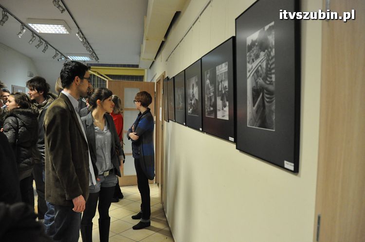 Wernisaż Klubu Miłośników Fotografii Flesz w RBP