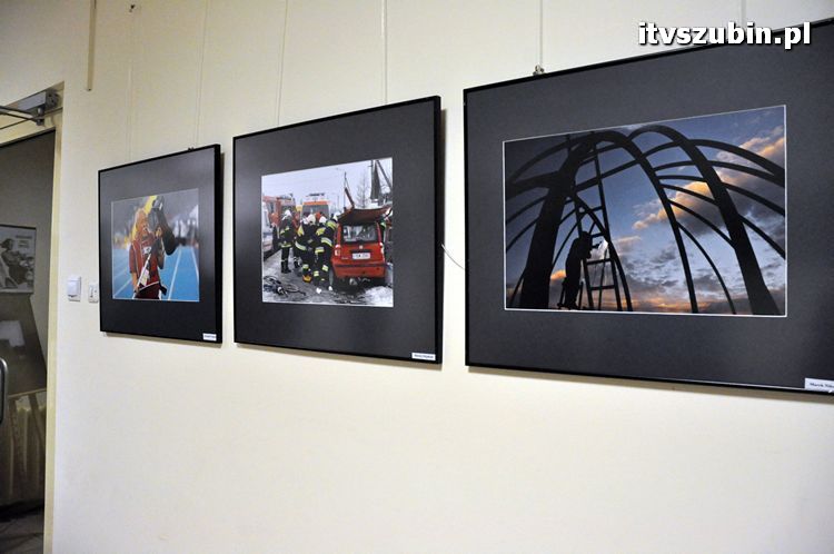 Wernisaż Klubu Miłośników Fotografii Flesz w RBP