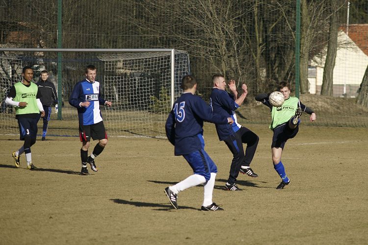 Mecz sparingowy - LKS Szubinianka Szubin - MGLKS Victoria Koronowo