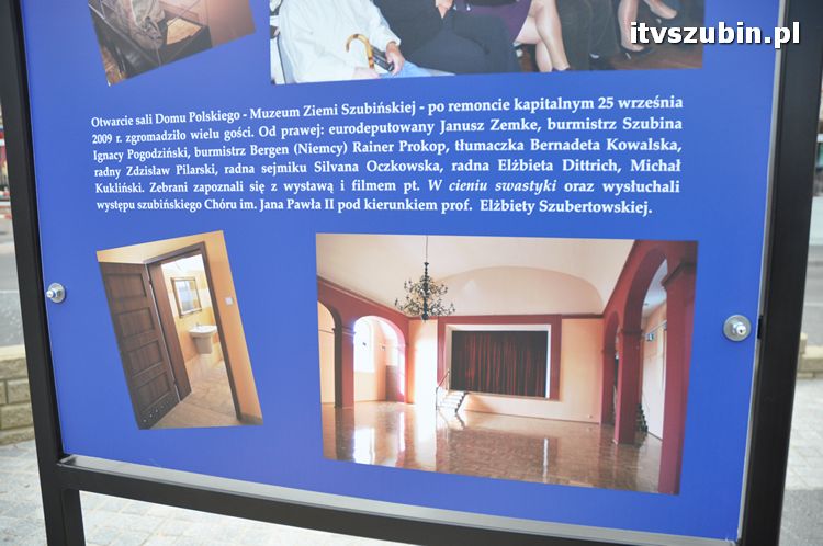 Wystawa plenerowa już na rynku, zainstalowano stojaki wystawiennicze