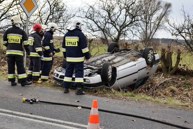 Wymusił pierwszeństwo ale mieszkańcy go bronili