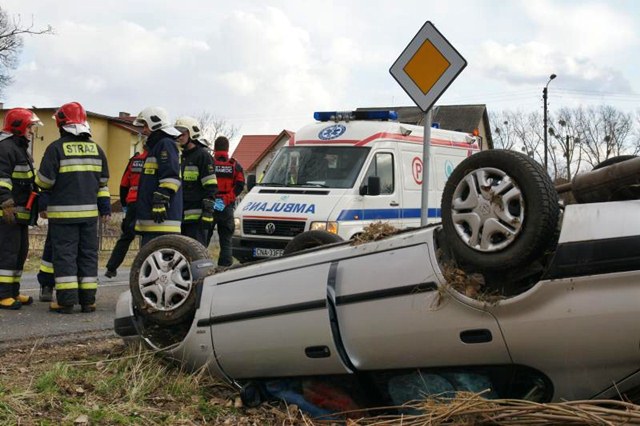 Wymusił pierwszeństwo ale mieszkańcy go bronili