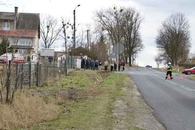 Wymusił pierwszeństwo ale mieszkańcy go bronili