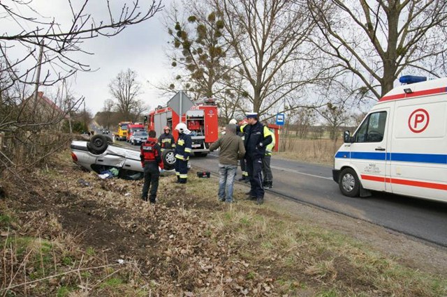 Wymusił pierwszeństwo ale mieszkańcy go bronili
