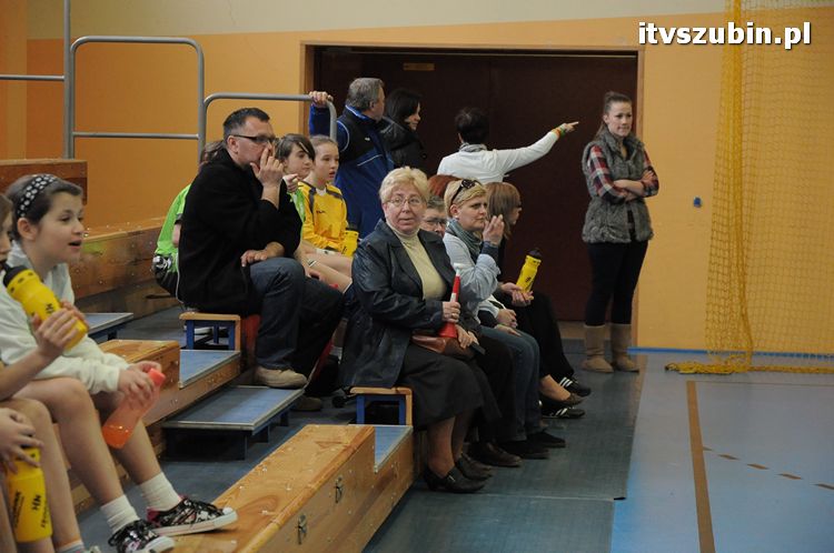 I Turniej piłki ręcznej dziewcząt o Puchar Dyrektor SP1 w Szubinie