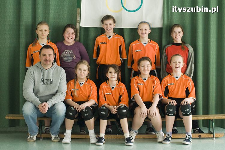 I Turniej piłki ręcznej dziewcząt o Puchar Dyrektor SP1 w Szubinie