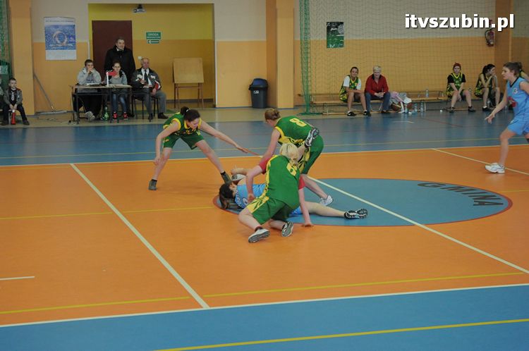 Baraże do ISOW 2012 w koszykówce kobiet rozegrano w Szubinie