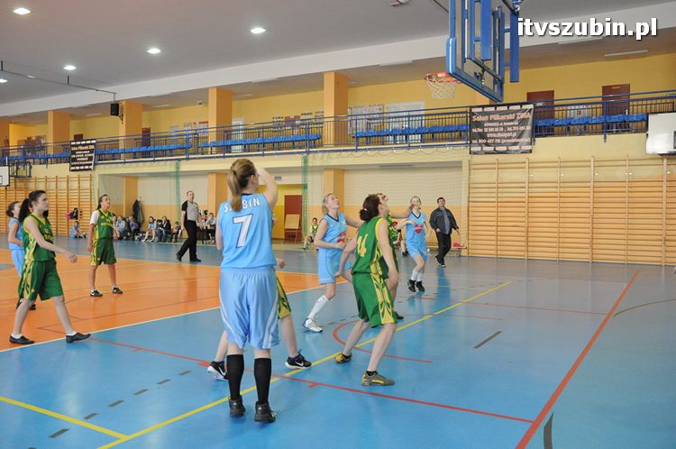 Baraże do ISOW 2012 w koszykówce kobiet rozegrano w Szubinie