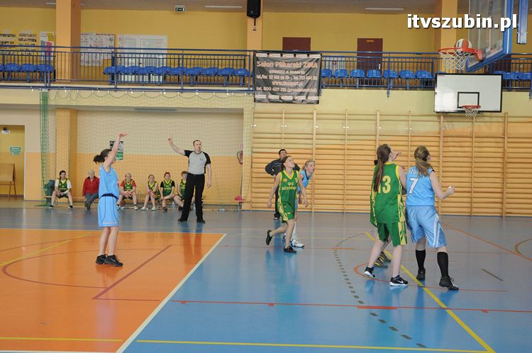 Baraże do ISOW 2012 w koszykówce kobiet rozegrano w Szubinie
