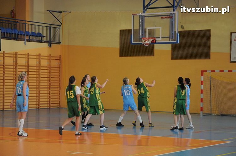 Baraże do ISOW 2012 w koszykówce kobiet rozegrano w Szubinie