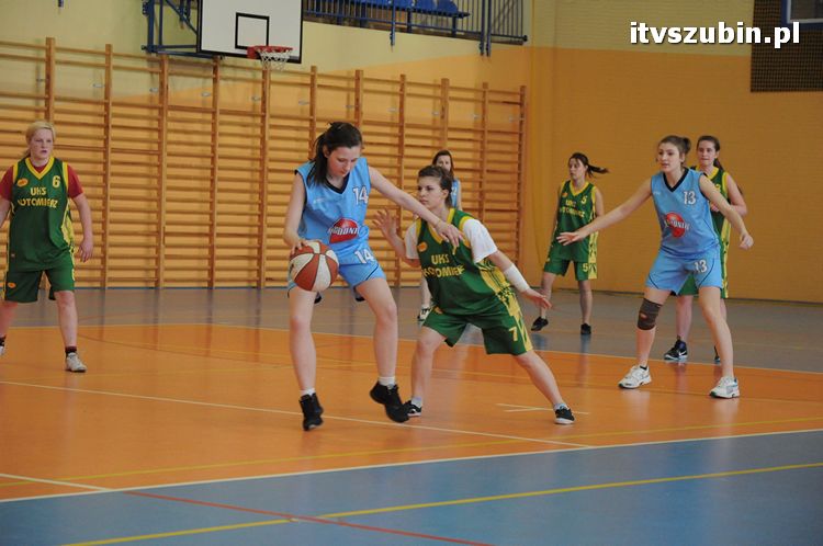 Baraże do ISOW 2012 w koszykówce kobiet rozegrano w Szubinie