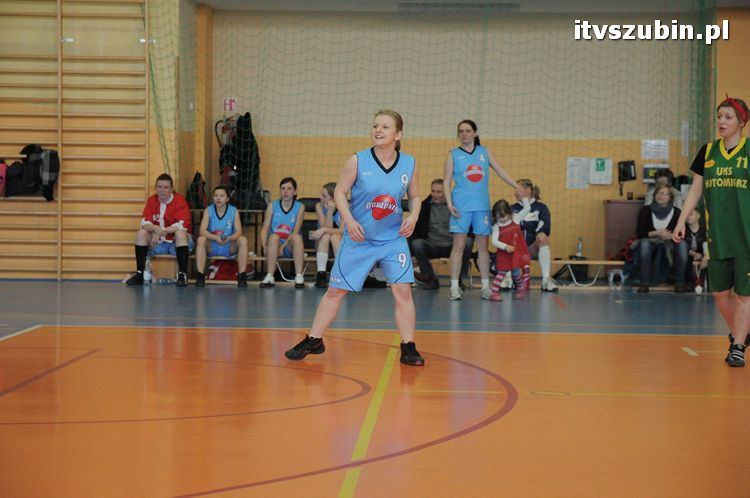 Baraże do ISOW 2012 w koszykówce kobiet rozegrano w Szubinie