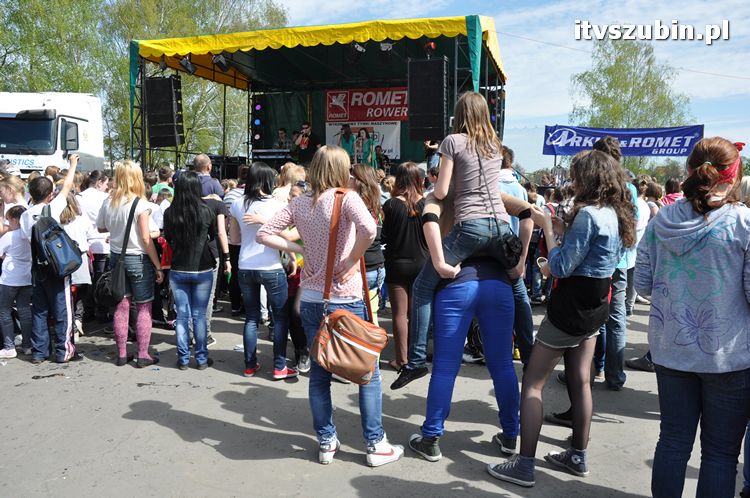 Charytatywny Koncert dla Andżeliny z udziałem MEZO w ZS w Szubinie