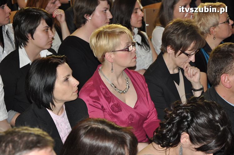 Zakończenie roku szkolnego klas III w szubińskim ogólniaku