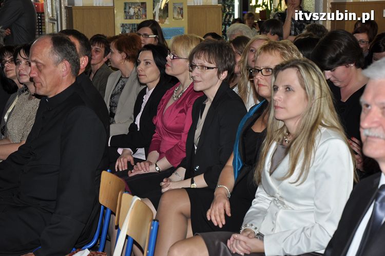 Zakończenie roku szkolnego klas III w szubińskim ogólniaku