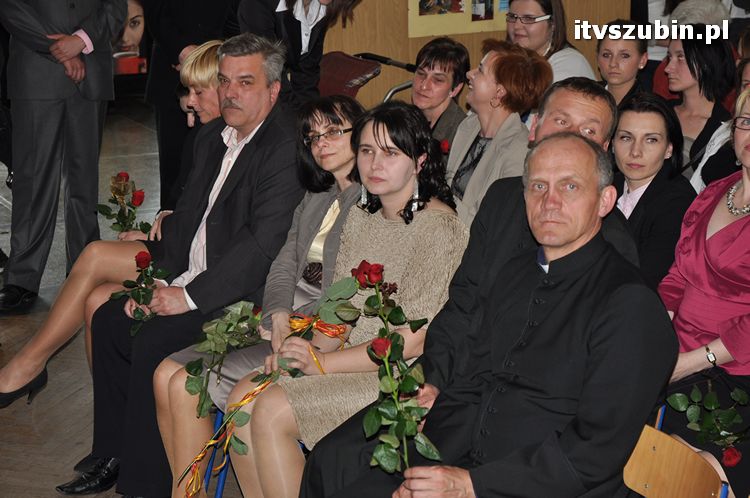 Zakończenie roku szkolnego klas III w szubińskim ogólniaku