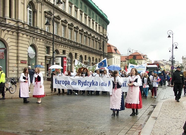 Młodzi szubinianie na czele Parady Schumana
