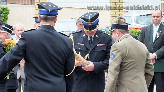 Uroczysty apel z okazji Dnia Strażaka i XX Lecia PSP
