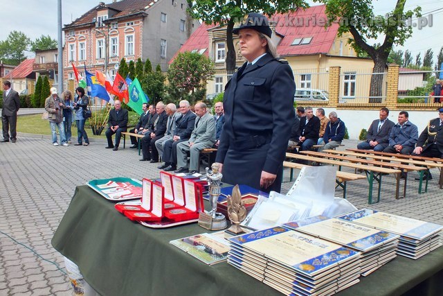 Uroczysty apel z okazji Dnia Strażaka i XX Lecia PSP