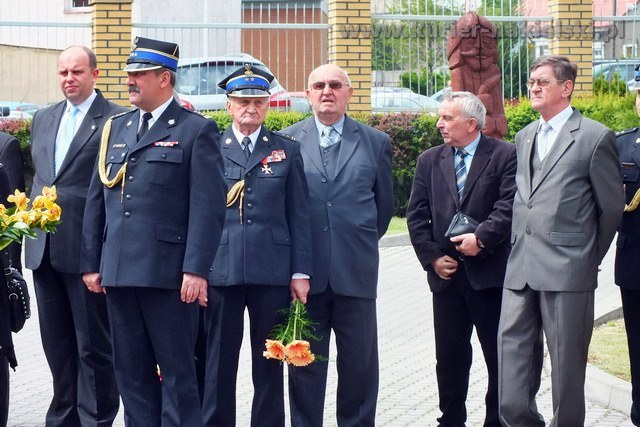 Uroczysty apel z okazji Dnia Strażaka i XX Lecia PSP