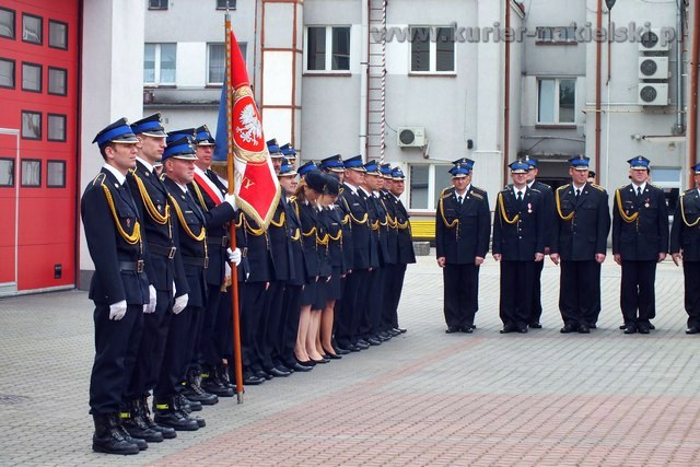 Uroczysty apel z okazji Dnia Strażaka i XX Lecia PSP