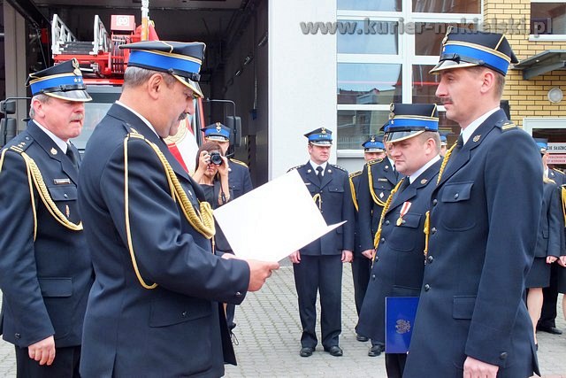 Uroczysty apel z okazji Dnia Strażaka i XX Lecia PSP