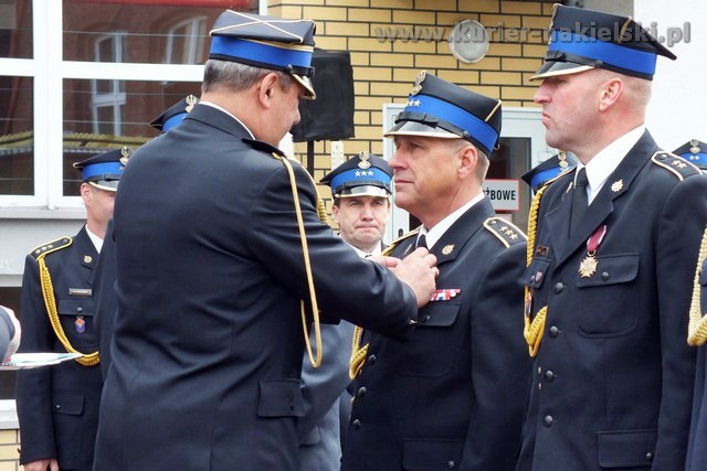 Uroczysty apel z okazji Dnia Strażaka i XX Lecia PSP