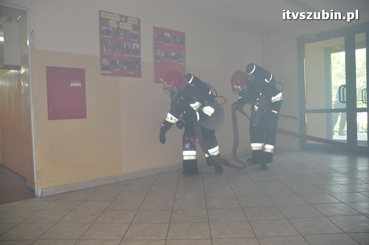 Ewakuowano uczniów i nauczycieli ZSS w Szubinie