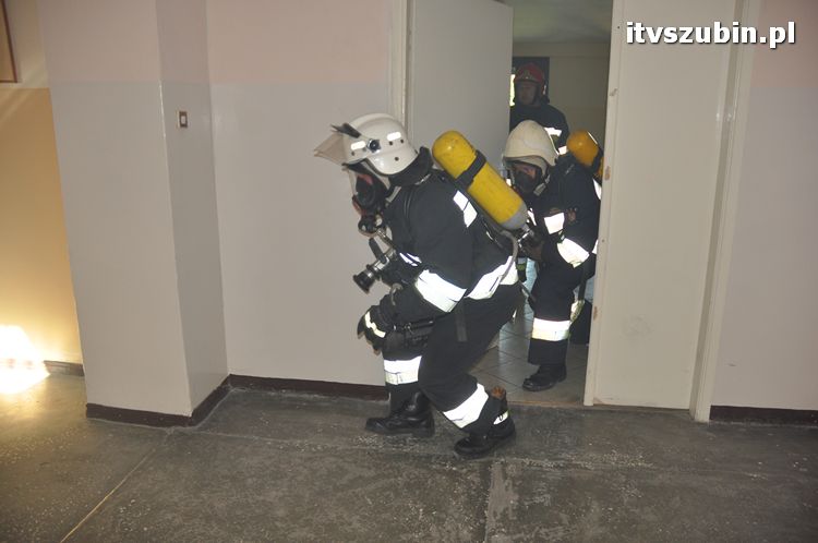 Ewakuowano uczniów i nauczycieli ZSS w Szubinie