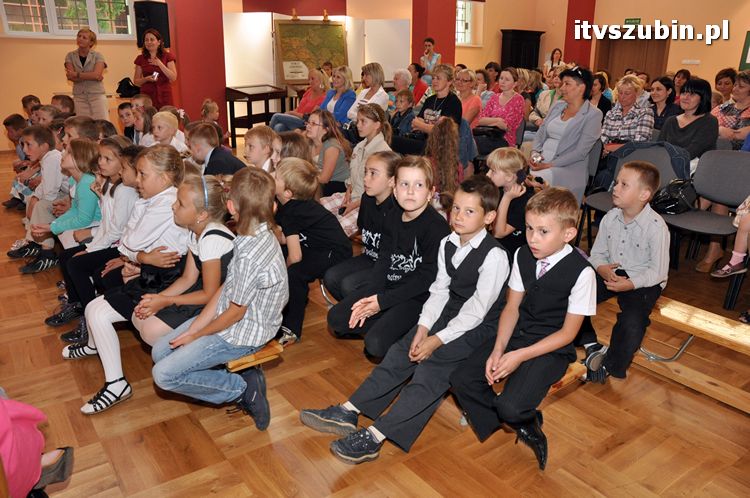 Pierwszaki z jedynki swoim Mamusiom