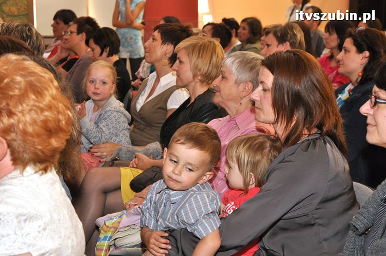 Pierwszaki z jedynki swoim Mamusiom