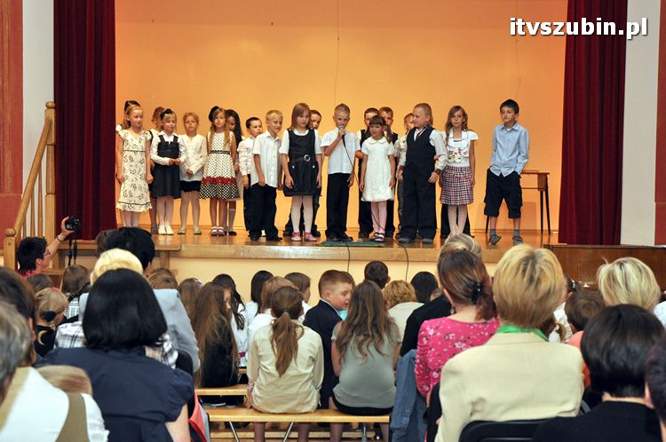 Pierwszaki z jedynki swoim Mamusiom
