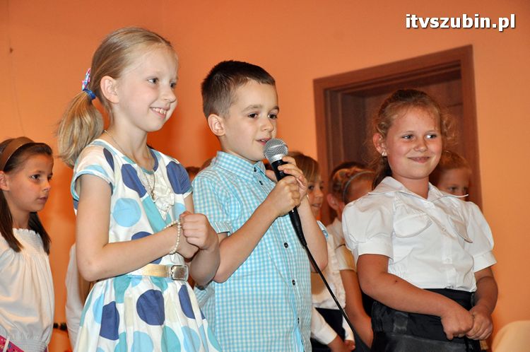 Pierwszaki z jedynki swoim Mamusiom