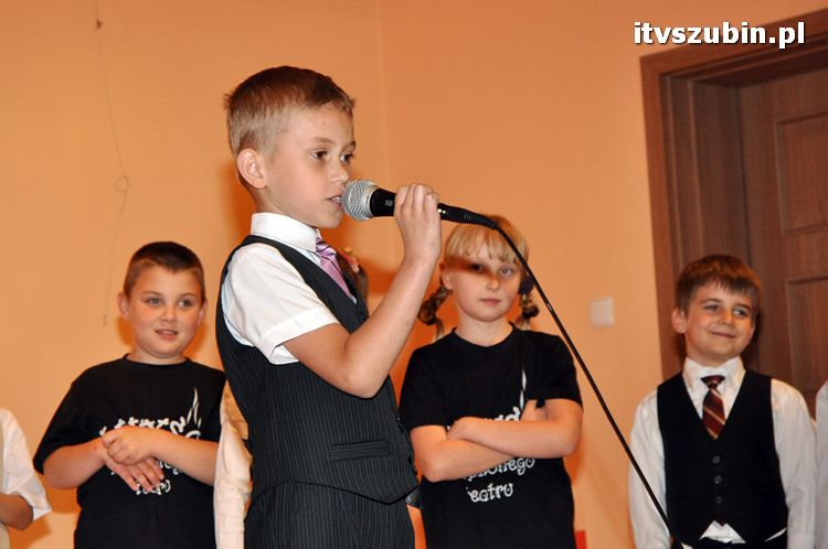 Pierwszaki z jedynki swoim Mamusiom