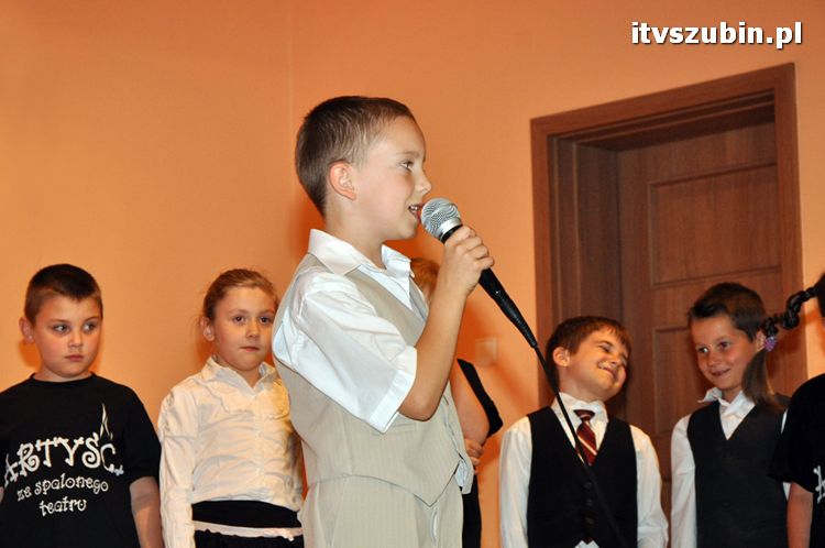 Pierwszaki z jedynki swoim Mamusiom