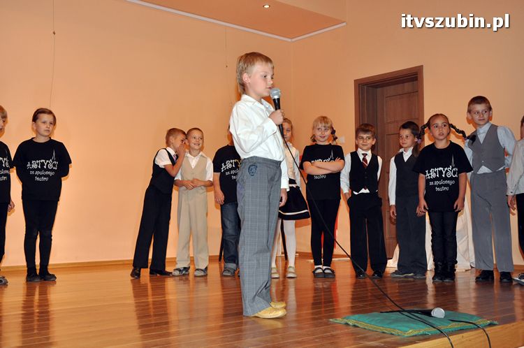 Pierwszaki z jedynki swoim Mamusiom