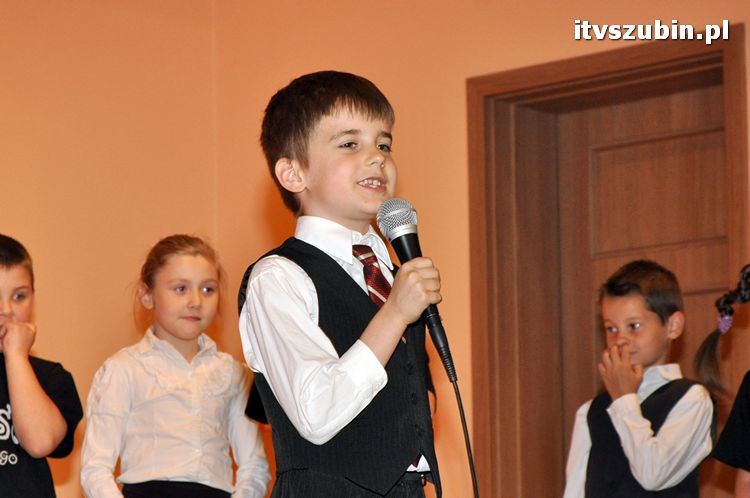 Pierwszaki z jedynki swoim Mamusiom